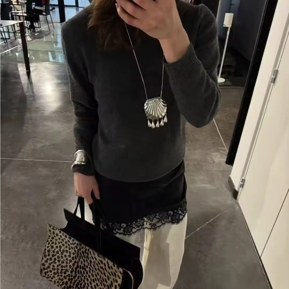 Shell Pendant statement Necklace - Picture 8 of 10